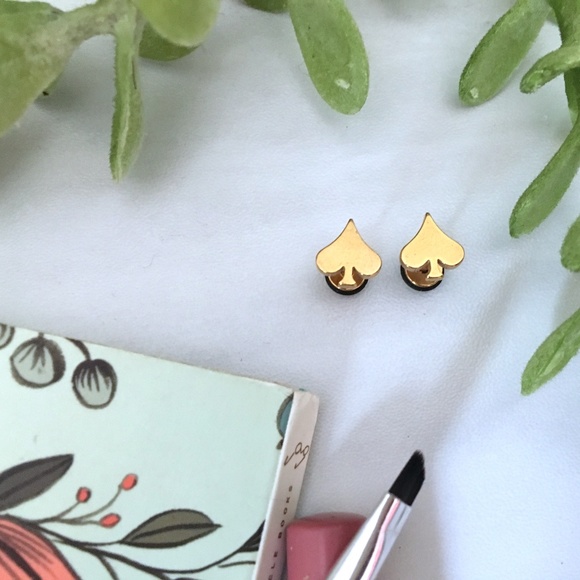 Jewelry - 🆕 Spade Shaped Earrings Gold Tone Studs Poker